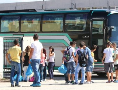 Απίστευτο επεισόδιο σε σχολική εκδρομή! Κουκουλοφόροι επιτέθηκαν σε μαθητές για χρήματα και κινητά